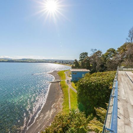 Spectacular Lakefront Home Таупо Екстер'єр фото