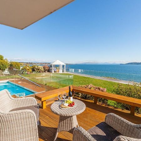Spectacular Lakefront Home Таупо Екстер'єр фото