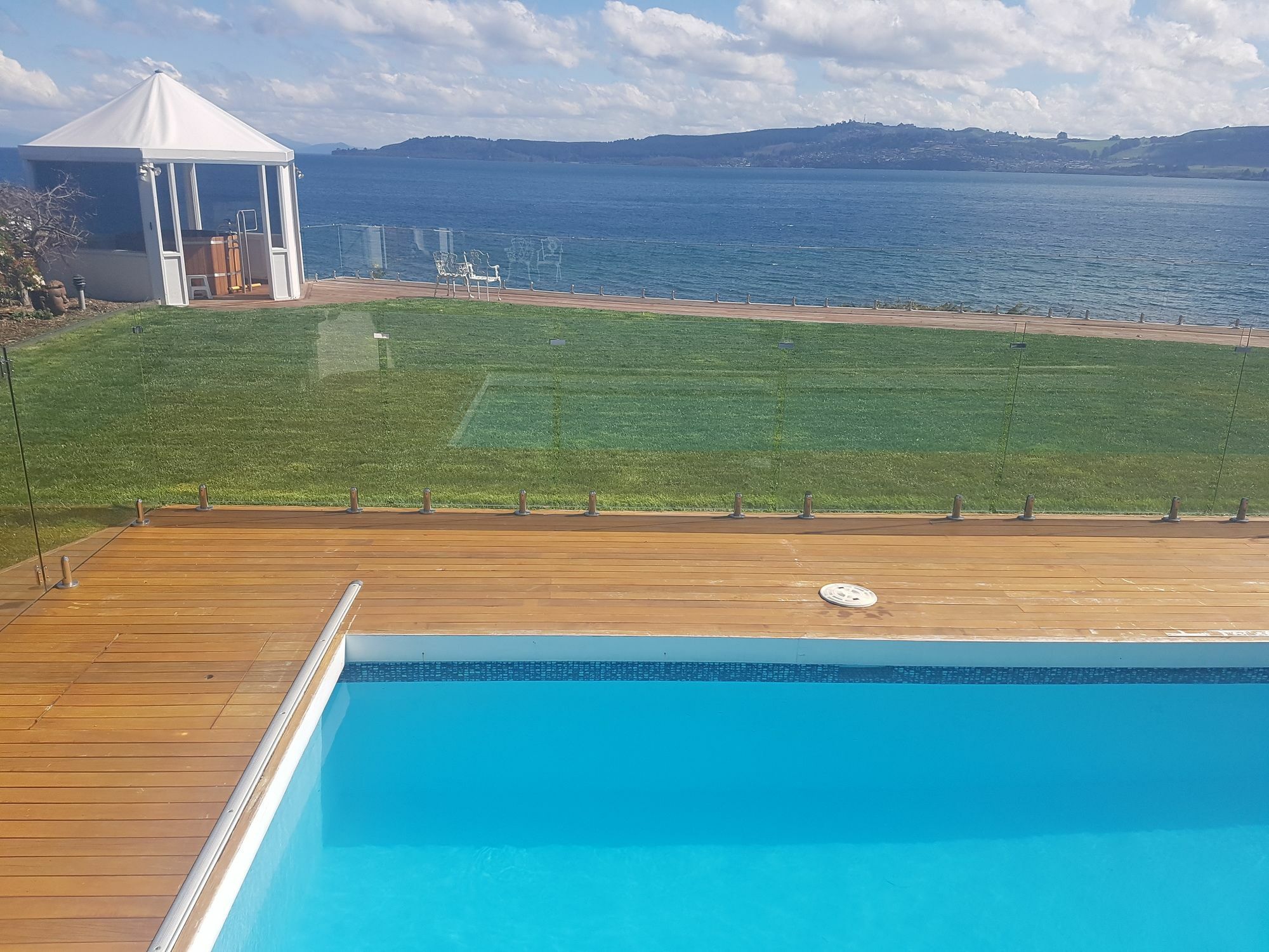 Spectacular Lakefront Home Таупо Екстер'єр фото