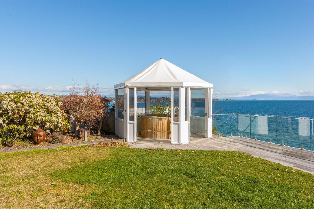Spectacular Lakefront Home Таупо Екстер'єр фото
