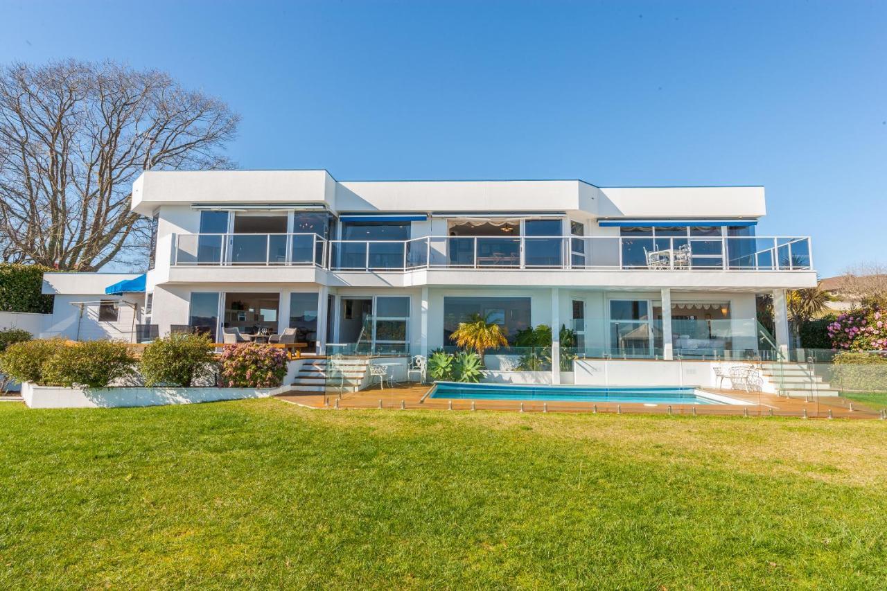 Spectacular Lakefront Home Таупо Екстер'єр фото